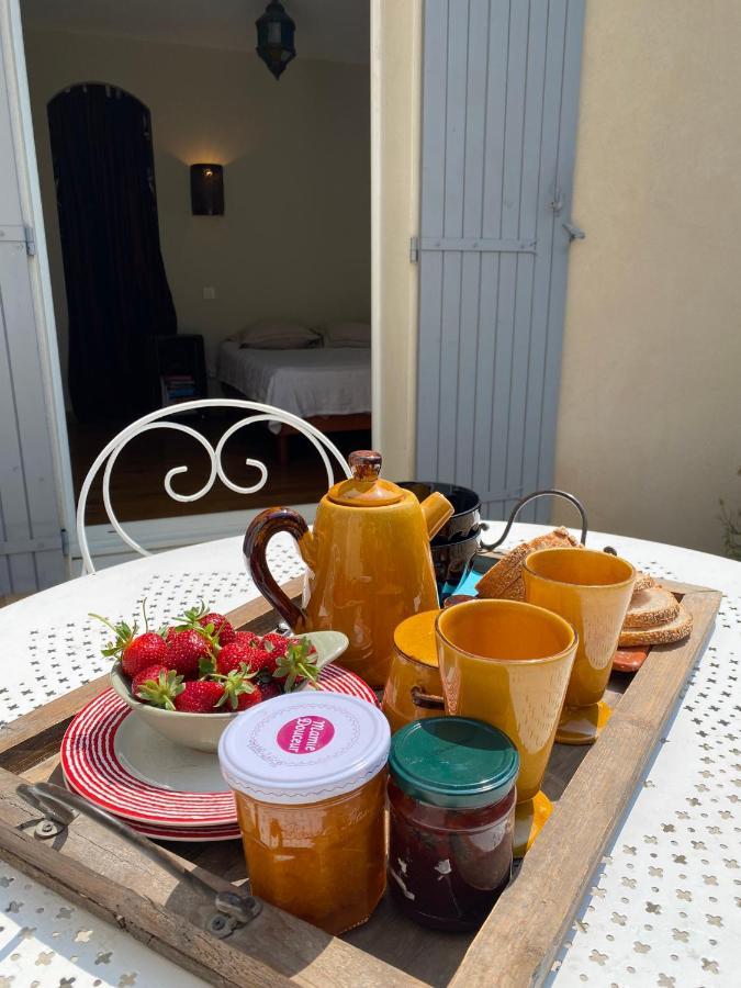 Chambre D'Hotes Le Jardin Des Cigales Bed & Breakfast Aubignan Exterior photo