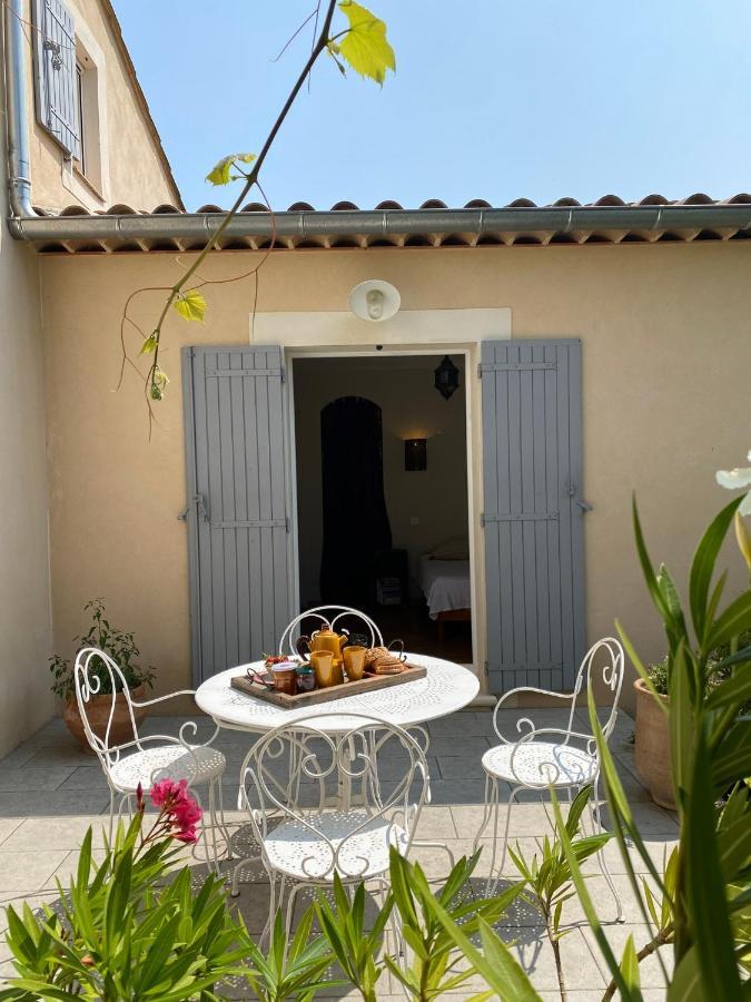 Chambre D'Hotes Le Jardin Des Cigales Bed & Breakfast Aubignan Exterior photo
